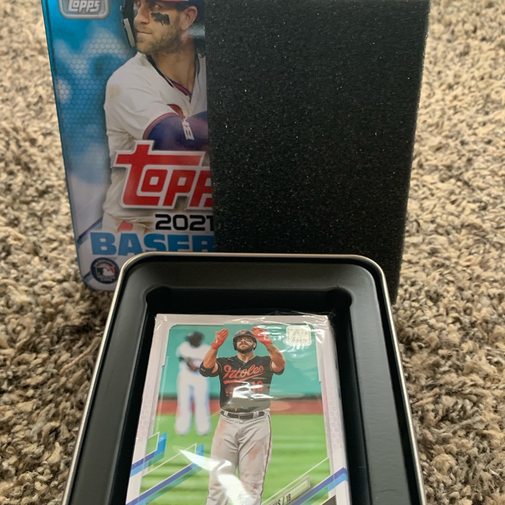 Unopened MLB TOPPS 2021 series one tin!! - Picture 7 of 8